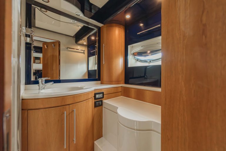 Riva 70 Aria Blue - 1900