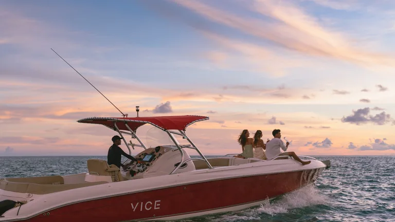 Al Dhaen 38 Vice — cruising