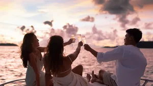 Al Dhaen 38 Vice — guests at sunset