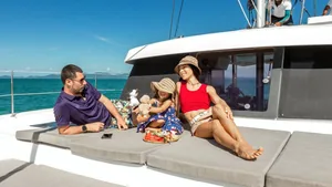 Bali 41 — guests on the bow