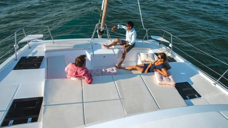 Bali 41 — upper deck