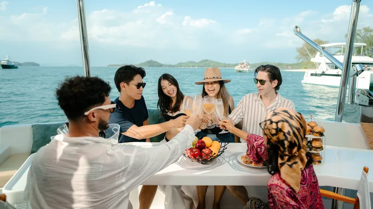 Bon Bon 52 — guests on board