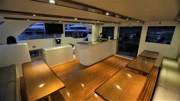 Fortuna 55 — saloon table