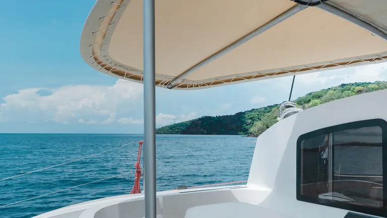 Fountaine Pajot 40 Coco — cockpit Fountaine Pajot 40 Coco — cockpit