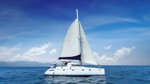 Fountaine Pajot 42 Tahaa — under sail, side view