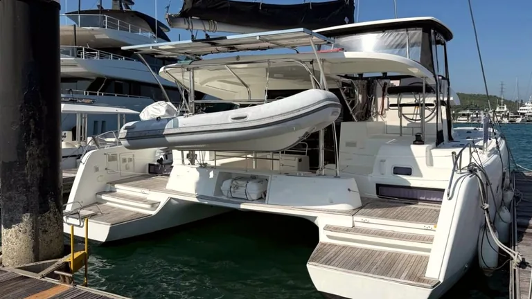 Lagoon 42 — aft deck