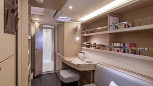 Lagoon 42 — suite