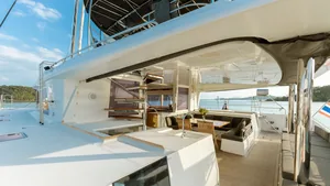 Lagoon 56 OO7 — aft deck