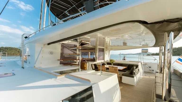 Lagoon 56 OO7 — aft deck