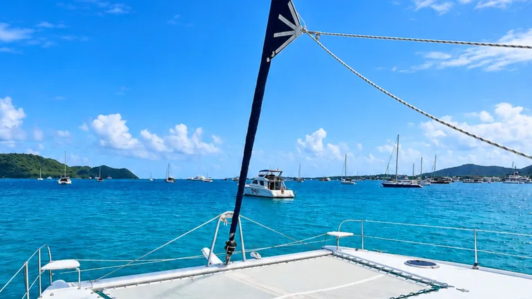 Leopard 48 Summer V — bow
