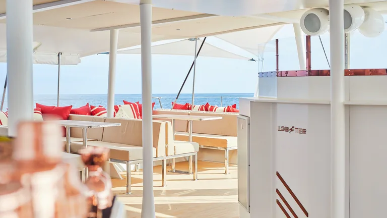 Lobster 78 — bar