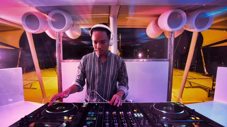 Lobster 78 — DJ booth