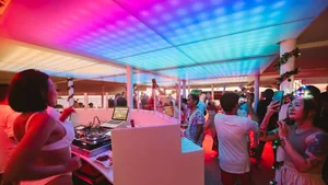Lobster 78 — party lights