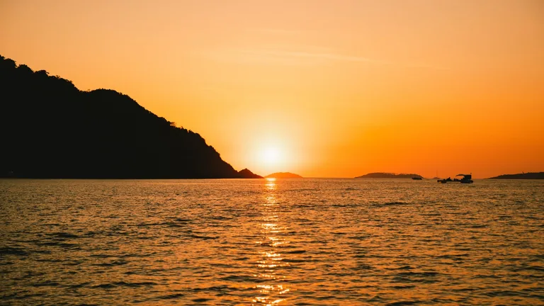 Lobster 78 — sunset view