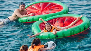 Lobster 78 — sea floats