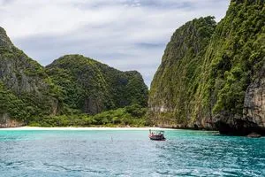 Private Yacht Charter Phuket to Phi Phi Islands 2026/27 | 58 Boats from ฿37,900