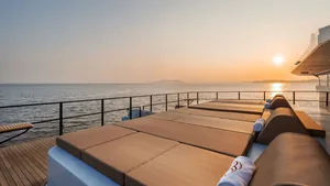 Pisces 85 — lounge at sunset