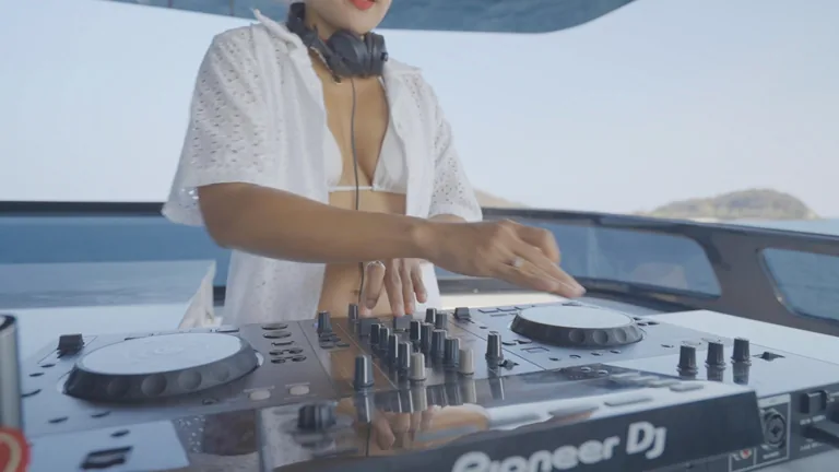 Pisces 85 — DJ booth