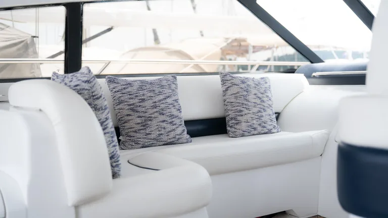 Princess V58 Clyde Legacy — seating area Princess V58 Clyde Legacy — seating area