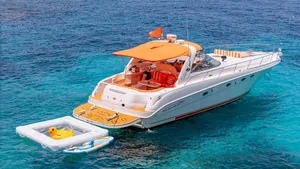 Sea Ray Sundancer 46 Vodka — water toys Sea Ray Sundancer 46 Vodka — water toys