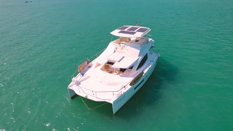 Leopard 51 Se La Vie — bow and flybridge from above
