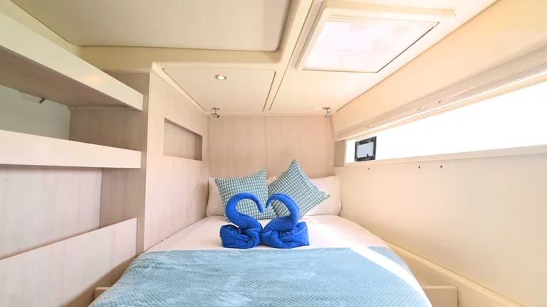 Leopard 51 Se La Vie — guest cabin