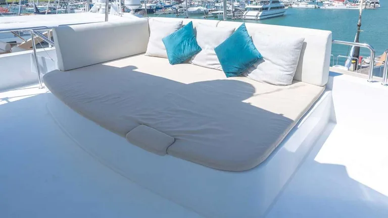 Westport 130 Sea Bear — sundeck