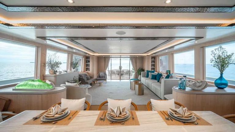 Westport 130 Sea Bear — dining area